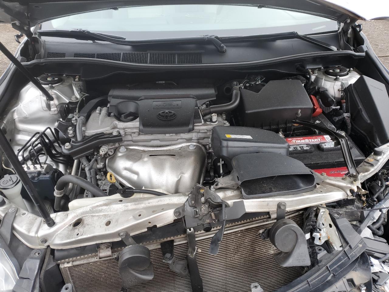 2015 TOYOTA CAMRY LE photo 11