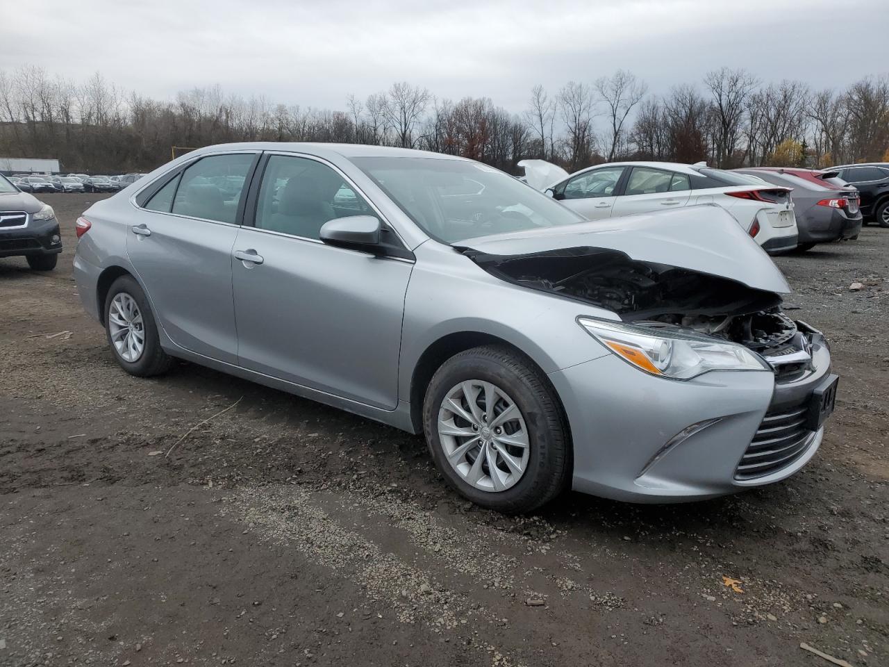 2015 TOYOTA CAMRY LE photo 4