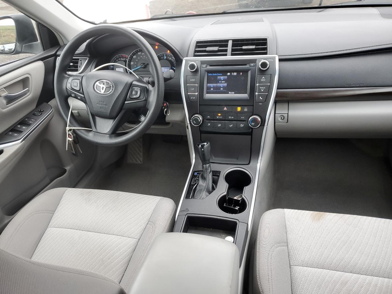 2015 TOYOTA CAMRY LE photo 8