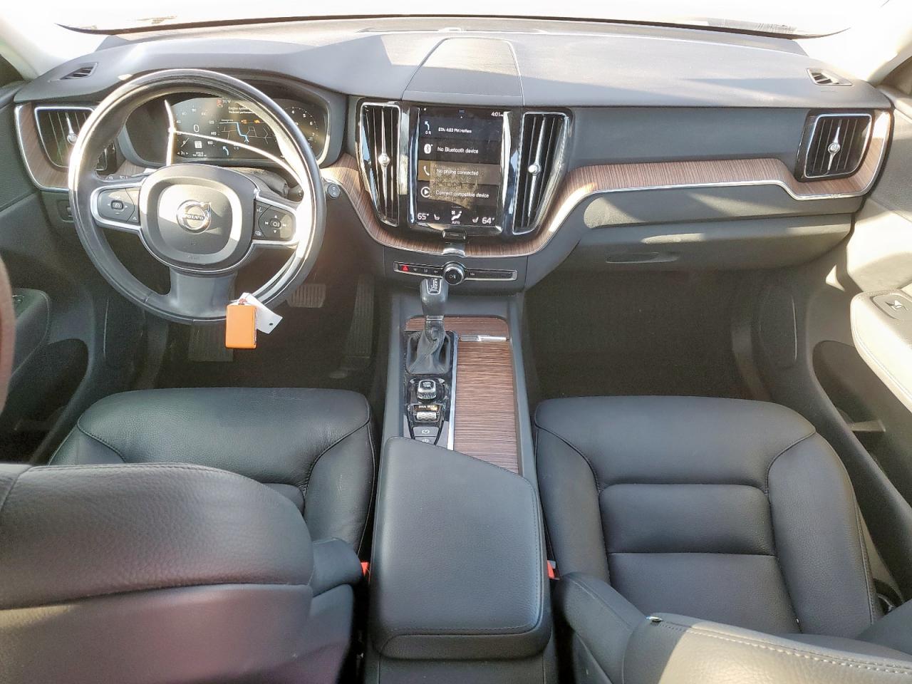 2021 VOLVO XC60 T5 MOMENTUM photo 8