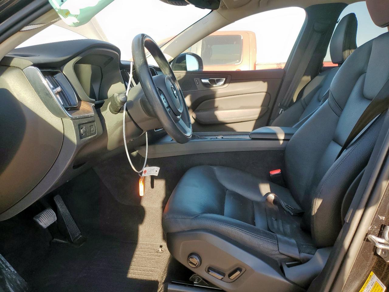 2021 VOLVO XC60 T5 MOMENTUM photo 7