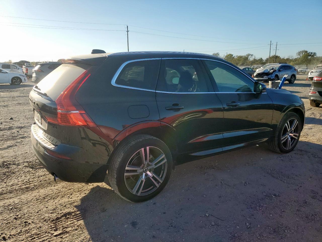 2021 VOLVO XC60 T5 MOMENTUM photo 3