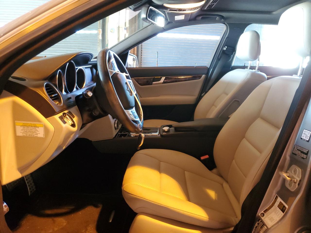 2014 MERCEDES-BENZ C 250 photo 13