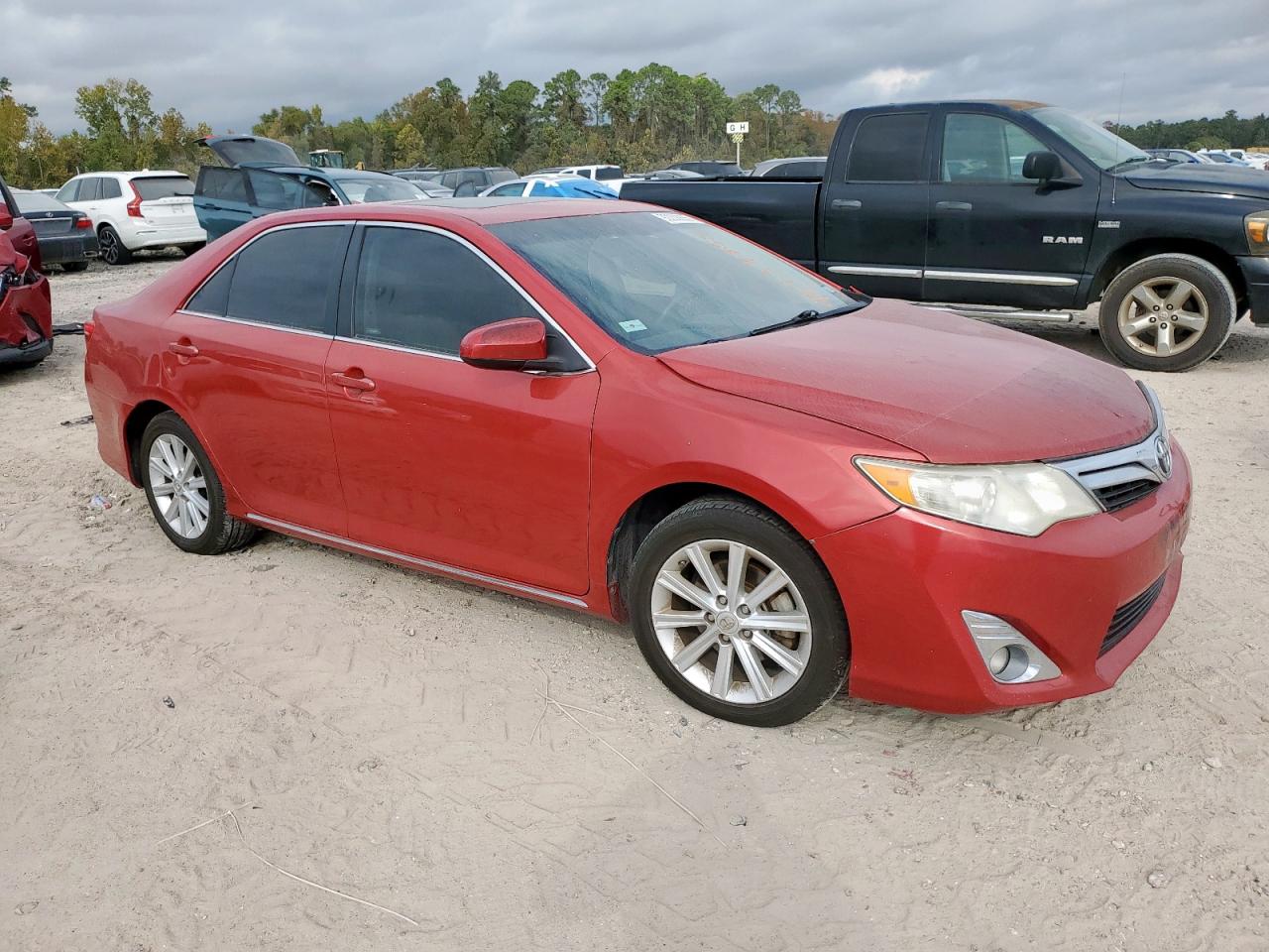2013 TOYOTA CAMRY L photo 4