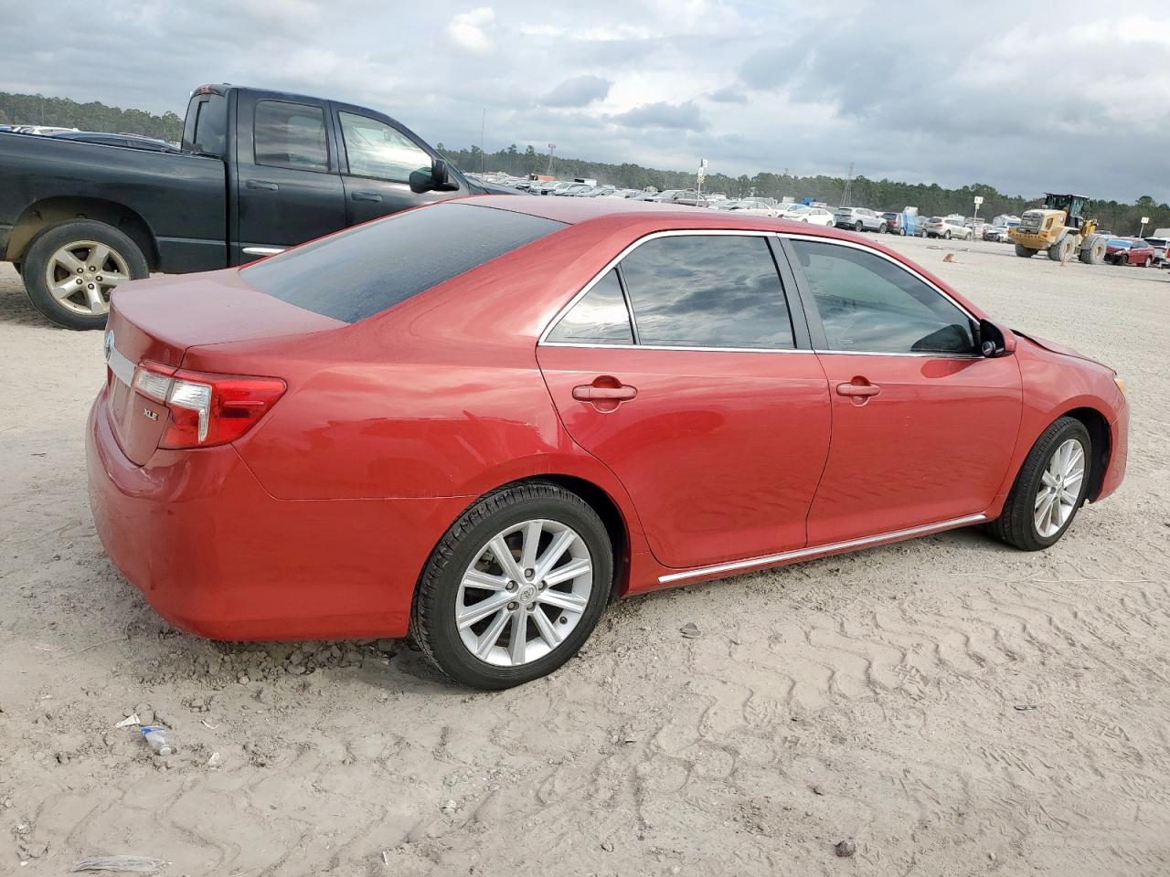 2013 TOYOTA CAMRY L photo 3