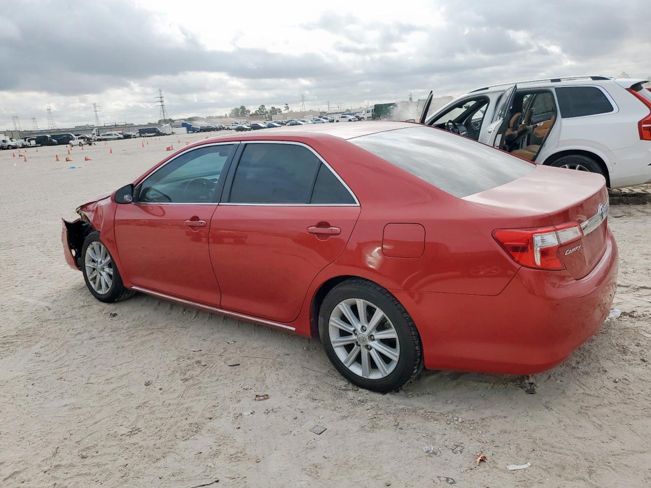 2013 TOYOTA CAMRY L photo 2