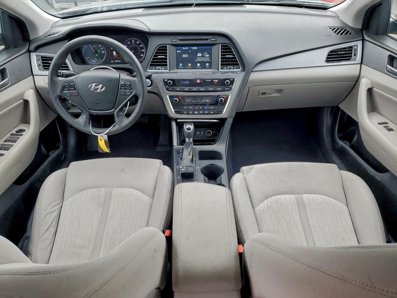 2017 HYUNDAI SONATA HYBRID photo 8