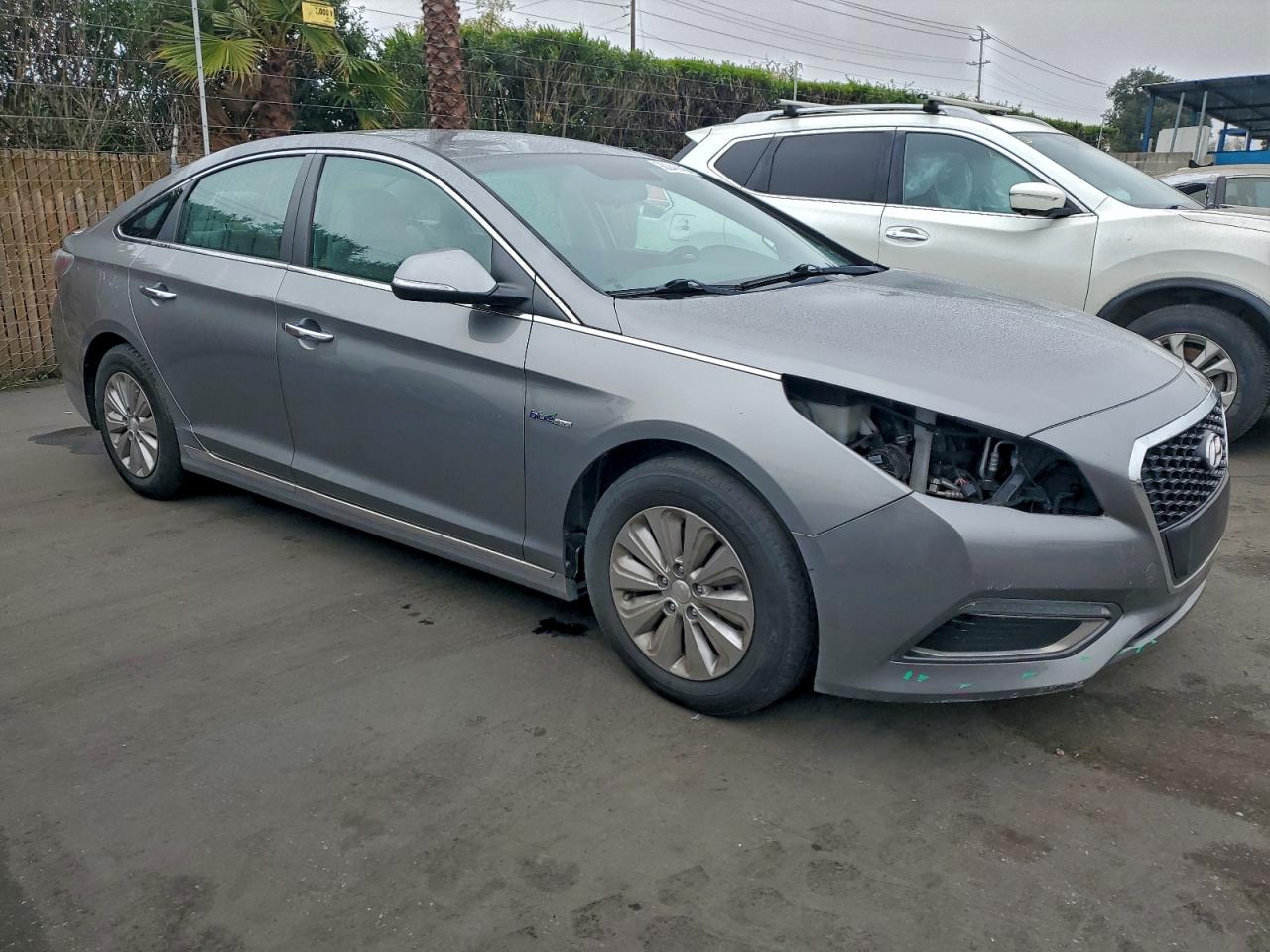 2017 HYUNDAI SONATA HYBRID photo 4