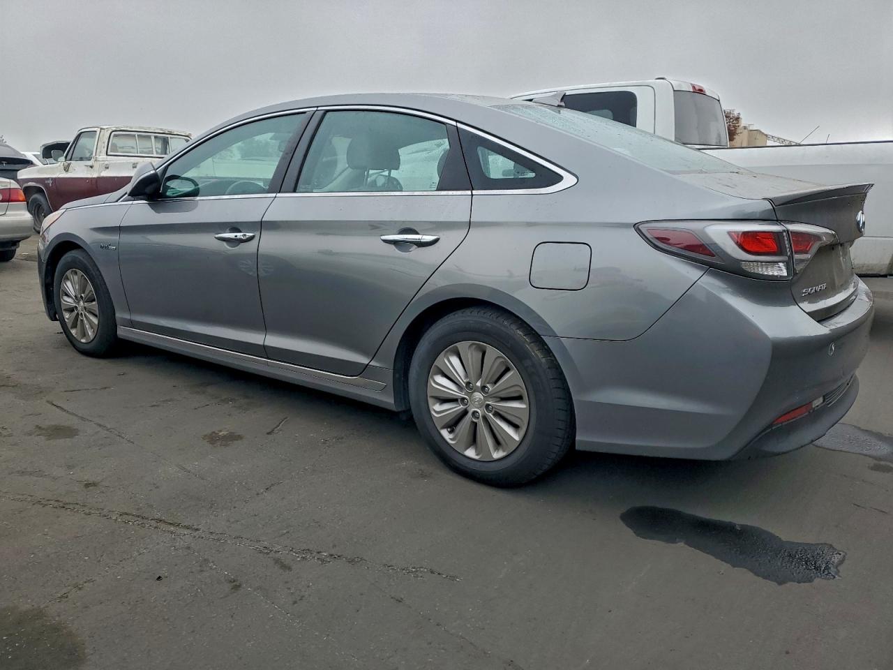 2017 HYUNDAI SONATA HYBRID photo 2