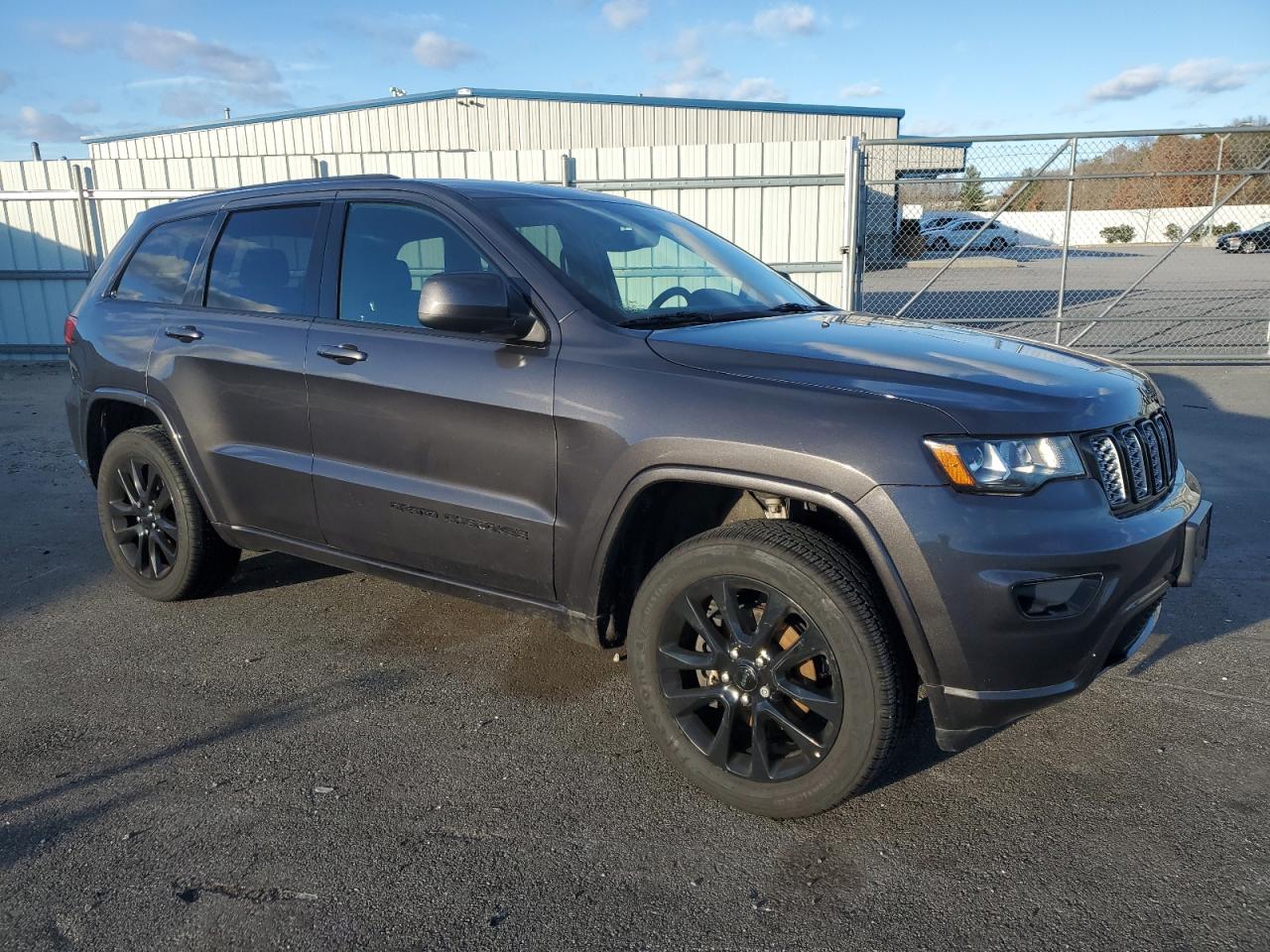 2018 JEEP GRAND CHEROKEE LAREDO photo 4
