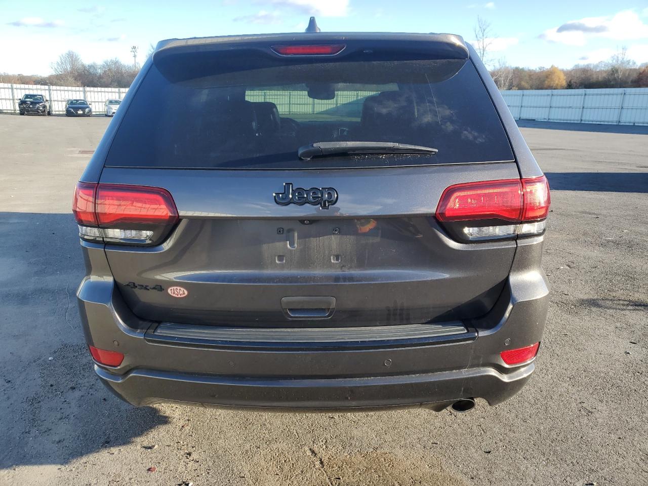 2018 JEEP GRAND CHEROKEE LAREDO photo 6