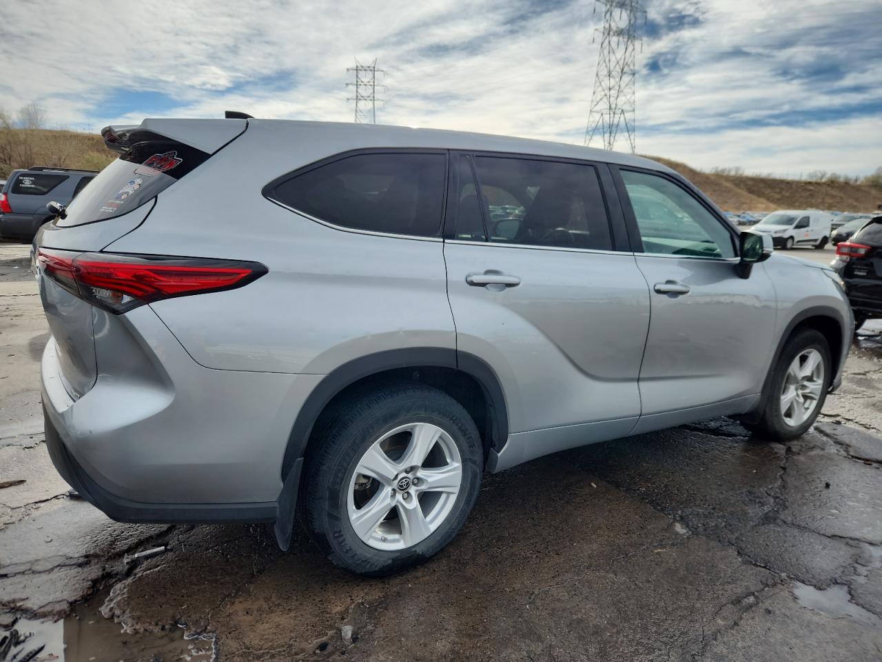2022 TOYOTA HIGHLANDER L photo 5