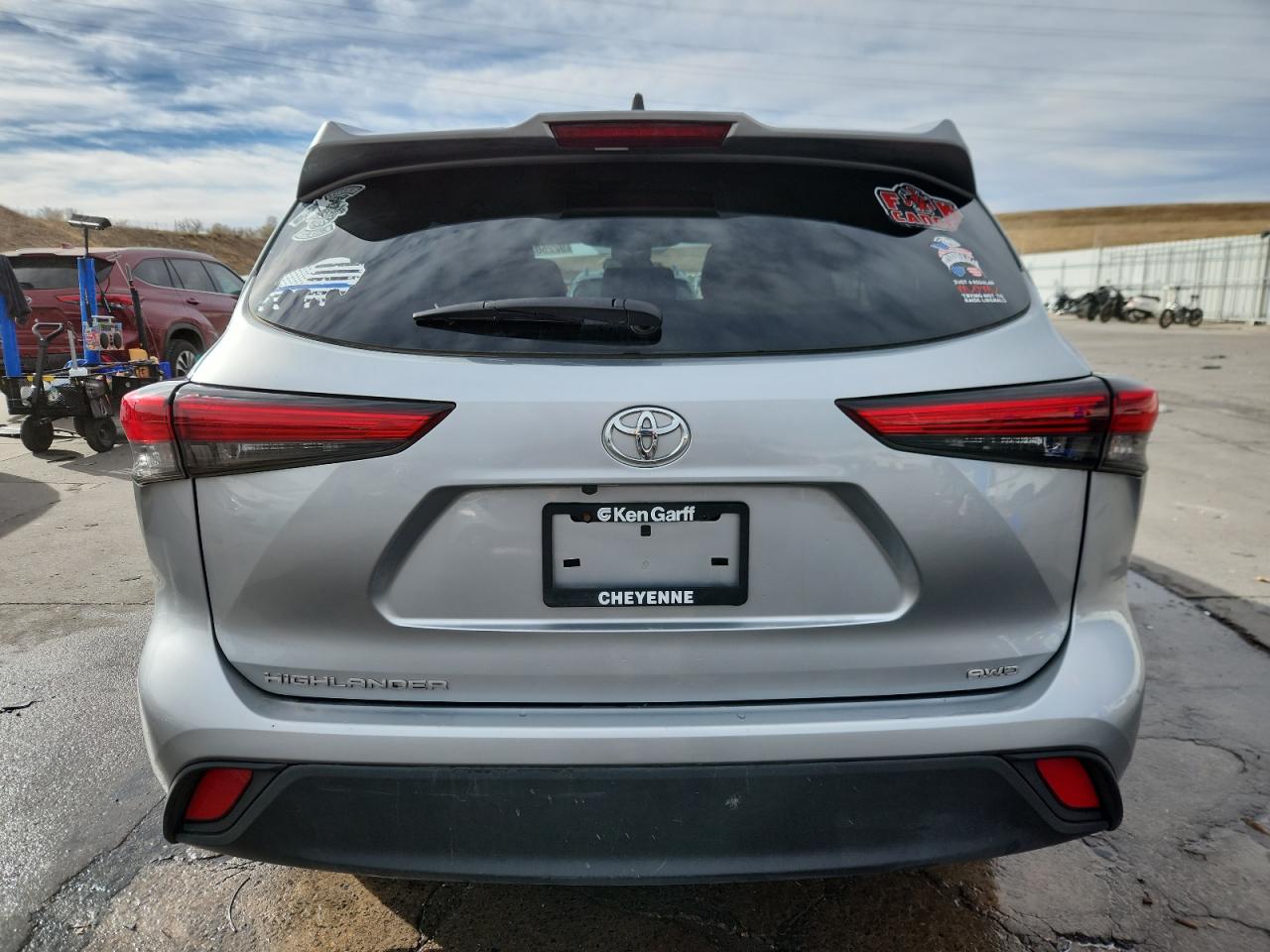 2022 TOYOTA HIGHLANDER L photo 11