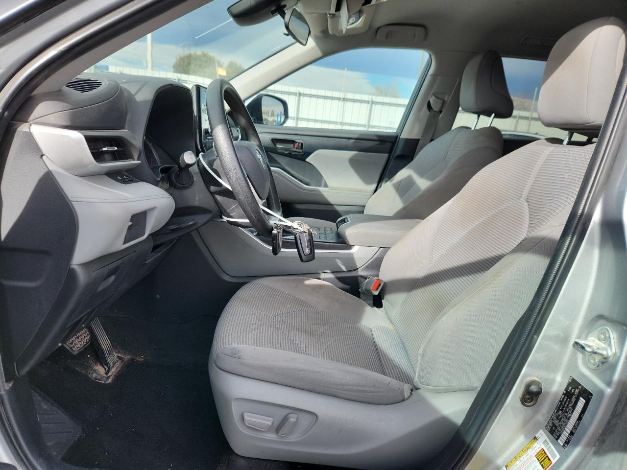 2022 TOYOTA HIGHLANDER L photo 13