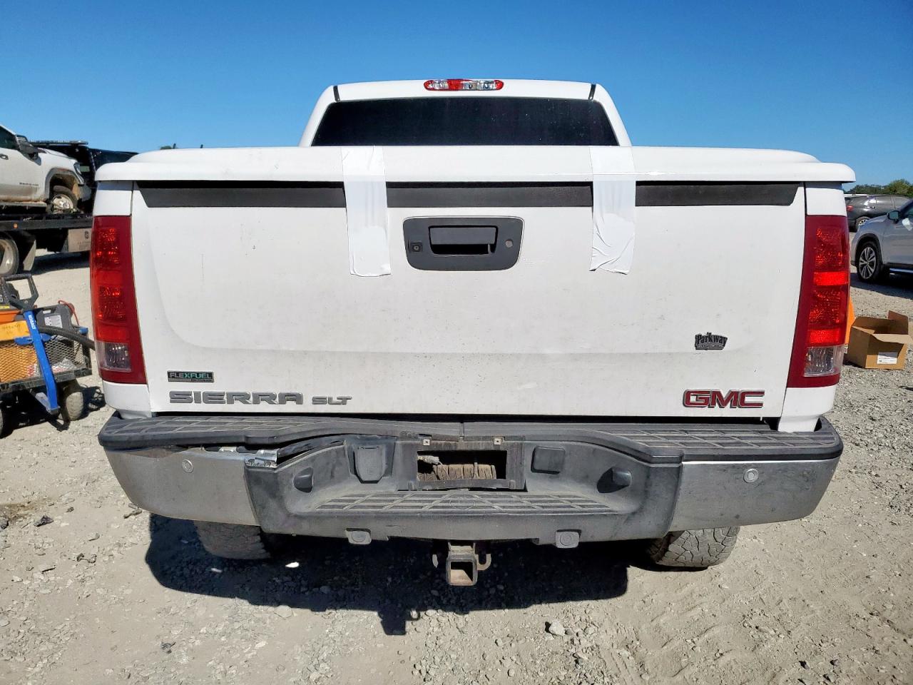2011 GMC SIERRA K1500 SLT photo 16