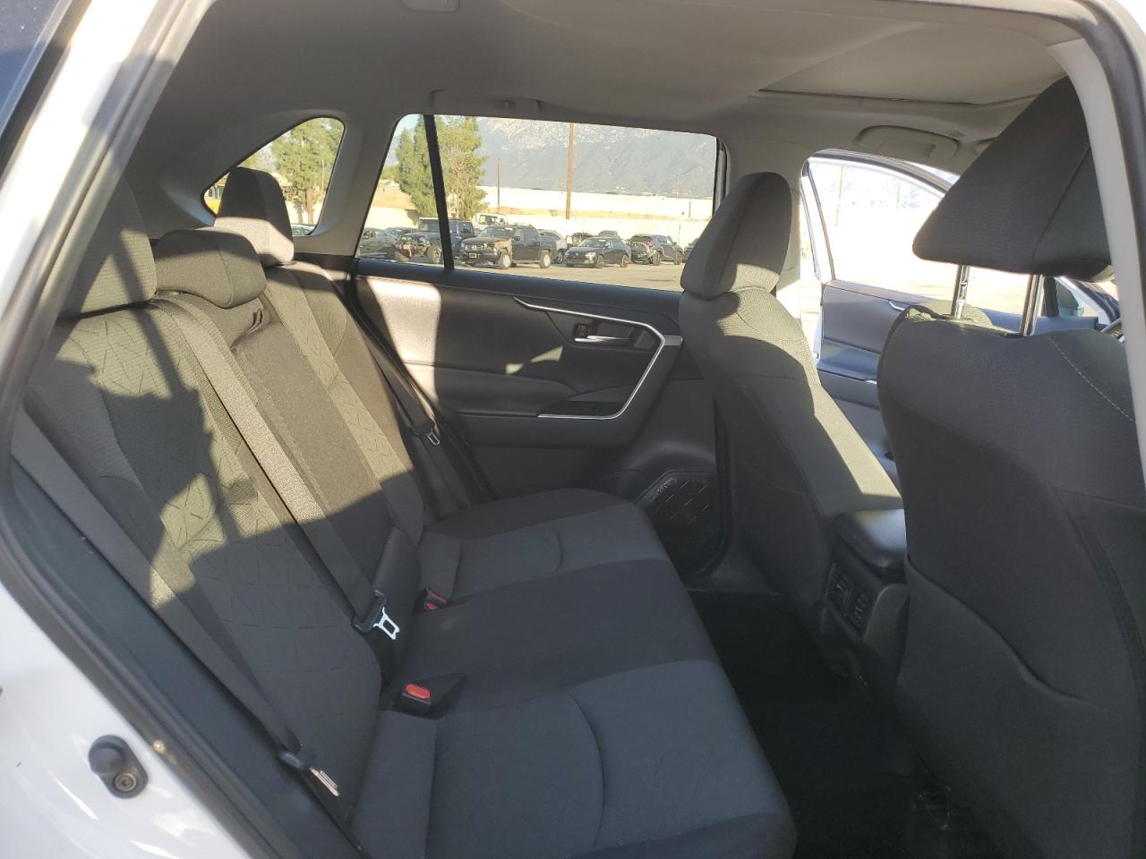 2024 TOYOTA RAV4 XLE photo 19