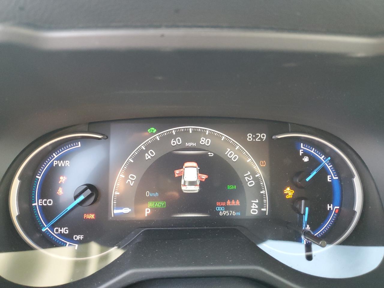 2024 TOYOTA RAV4 XLE photo 17