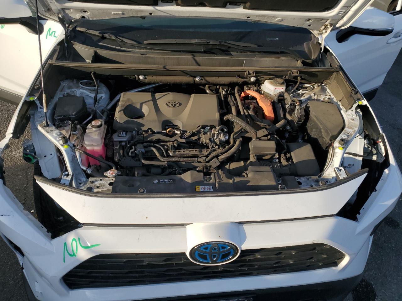 2024 TOYOTA RAV4 XLE photo 21