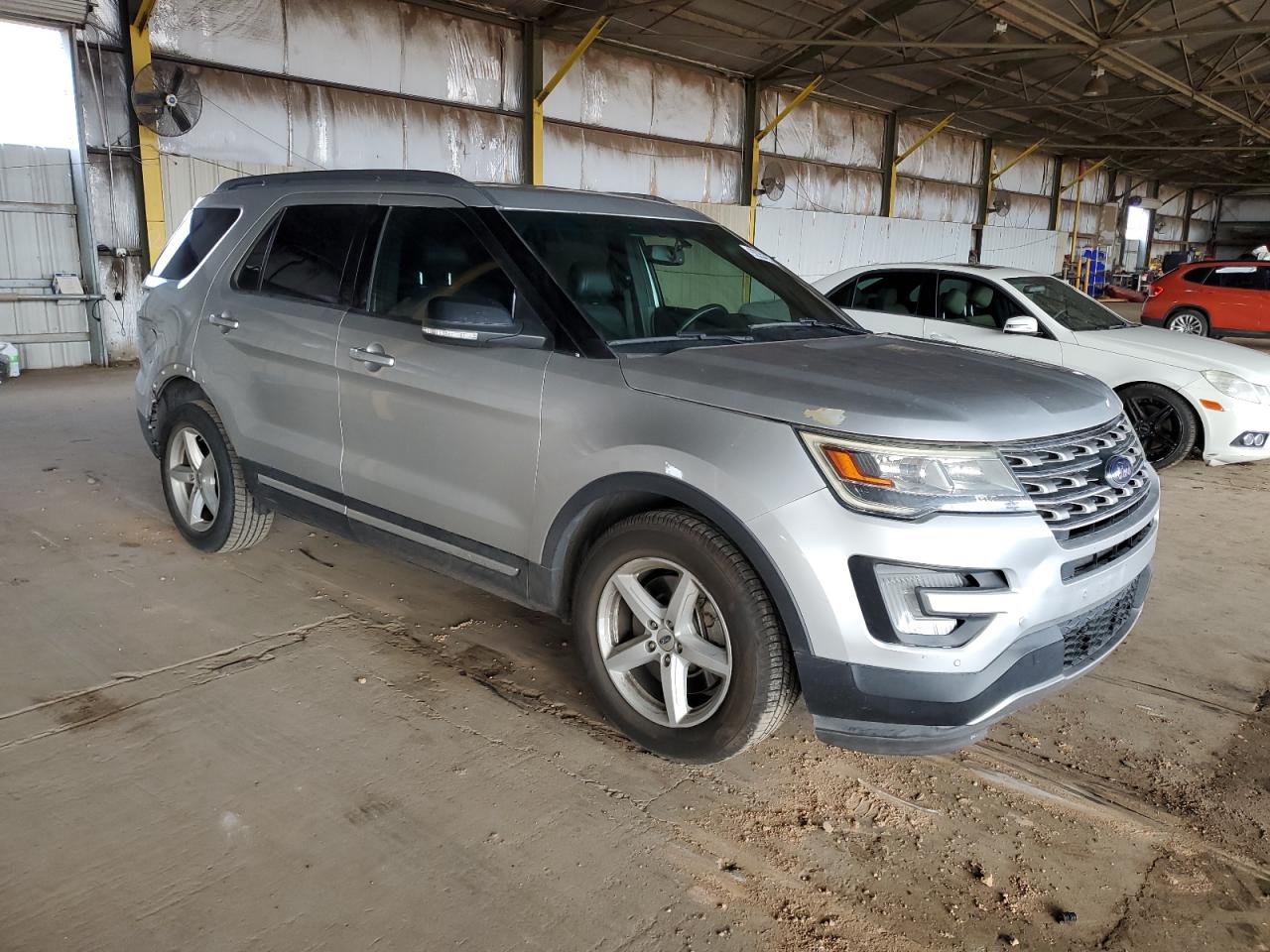 2016 FORD EXPLORER XLT photo 4