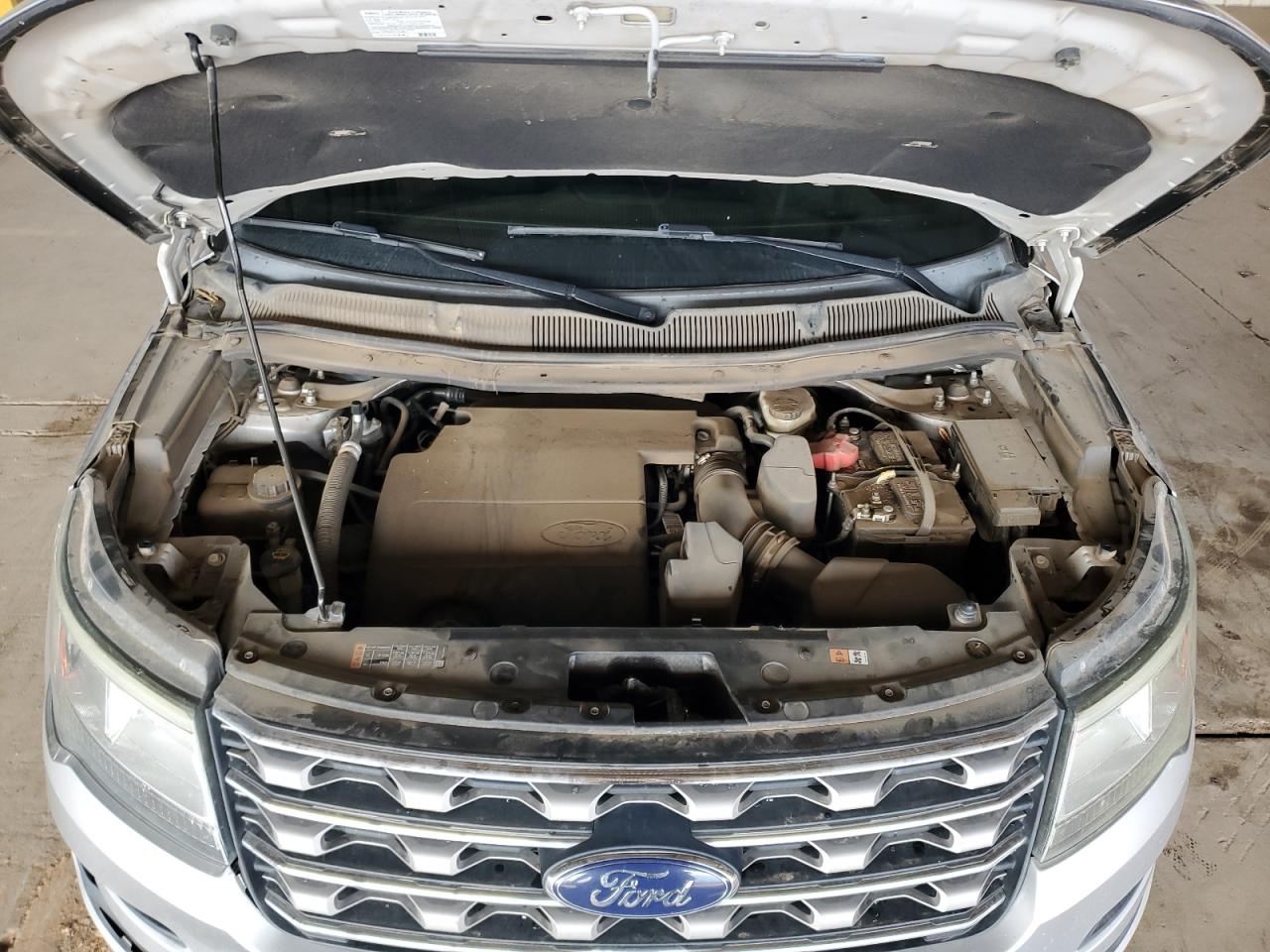 2016 FORD EXPLORER XLT photo 12