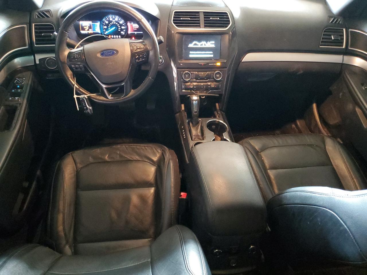 2016 FORD EXPLORER XLT photo 8