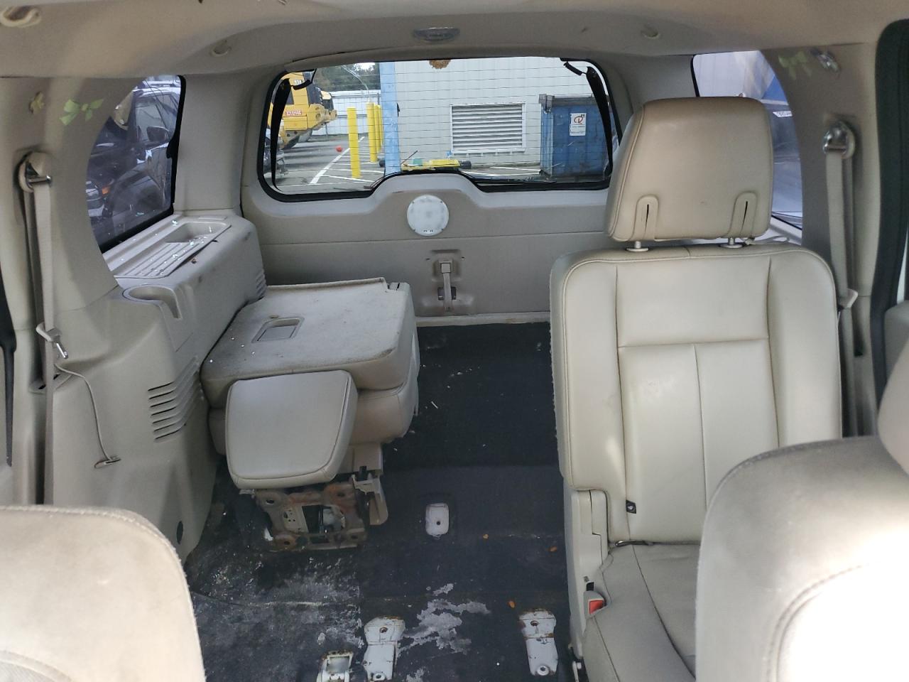 2013 FORD EXPEDITION photo 10