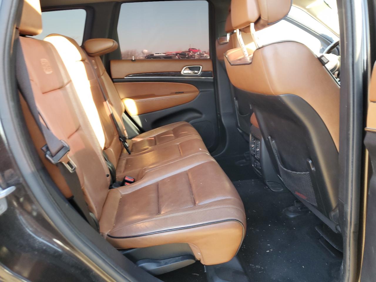 2011 JEEP GRAND CHEROKEE OVERLAND photo 28