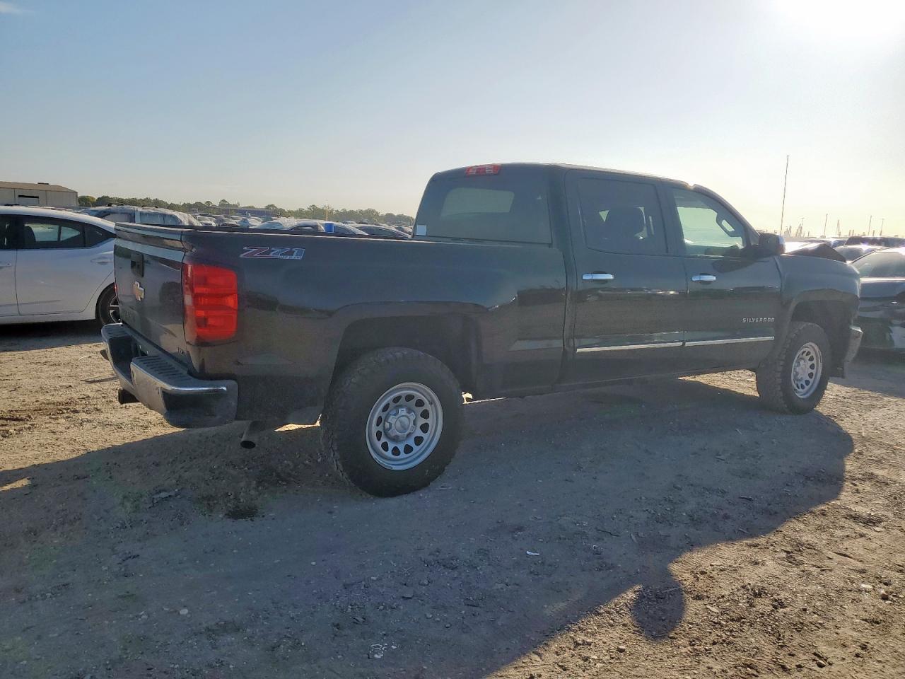 2014 CHEVROLET SILVERADO K1500 LTZ photo 3