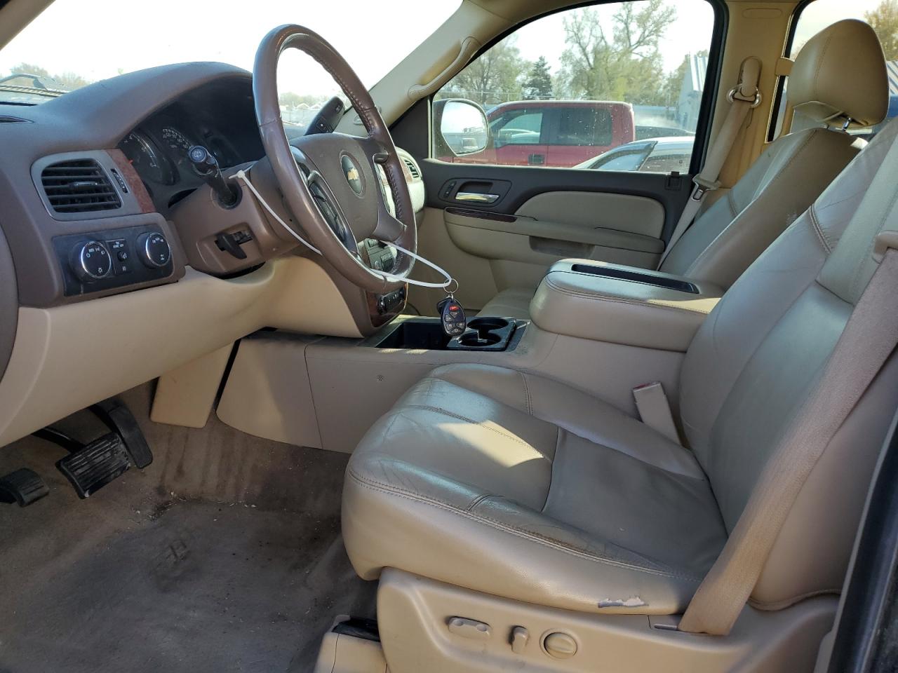 2010 CHEVROLET SUBURBAN K1500 LT photo 7