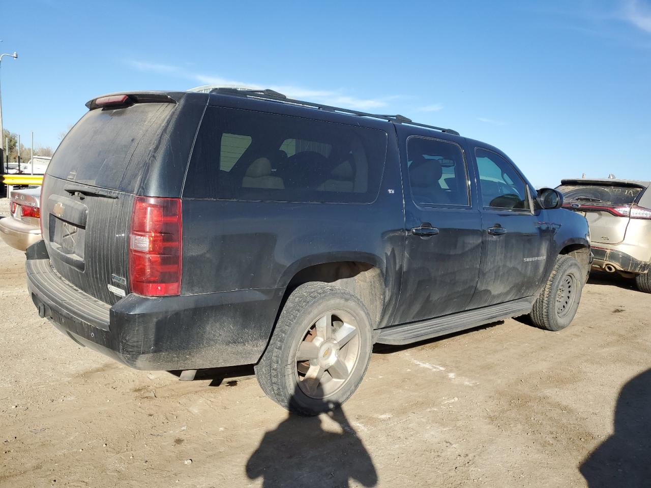 2010 CHEVROLET SUBURBAN K1500 LT photo 3