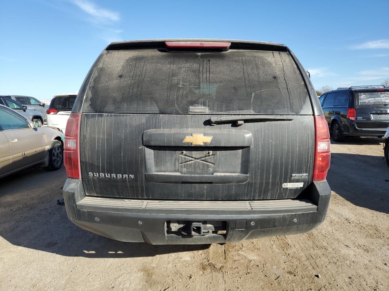 2010 CHEVROLET SUBURBAN K1500 LT photo 6