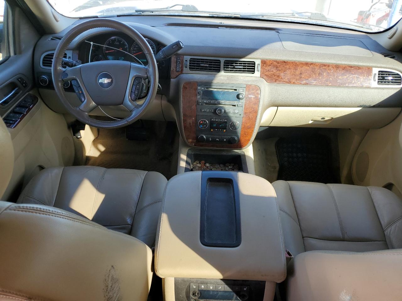 2010 CHEVROLET SUBURBAN K1500 LT photo 8