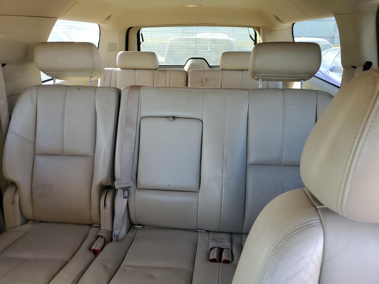 2010 CHEVROLET SUBURBAN K1500 LT photo 10