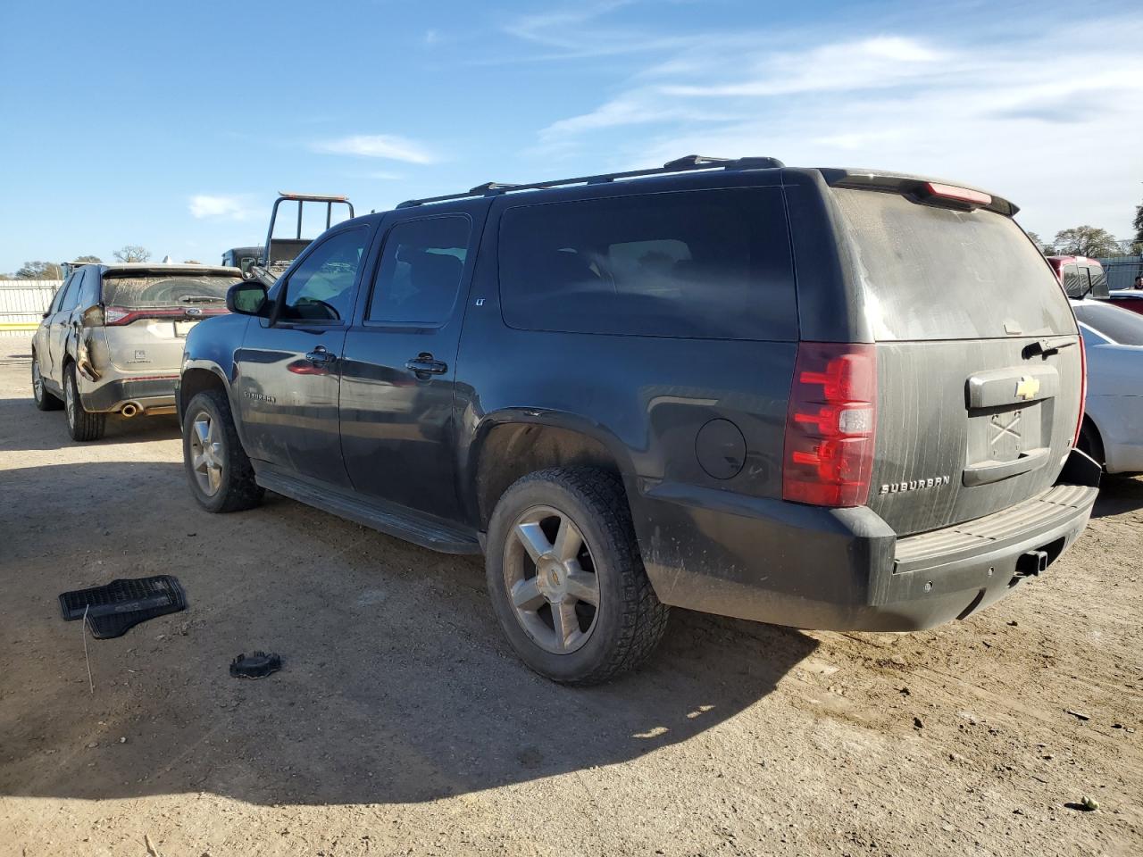 2010 CHEVROLET SUBURBAN K1500 LT photo 2