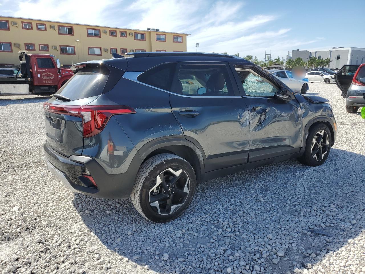 2025 KIA SELTOS EX photo 7