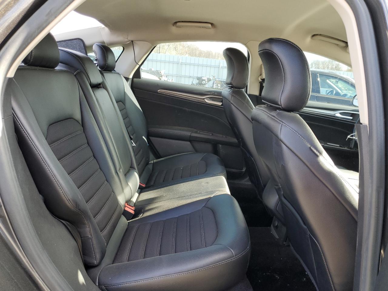2017 FORD FUSION SE photo 10