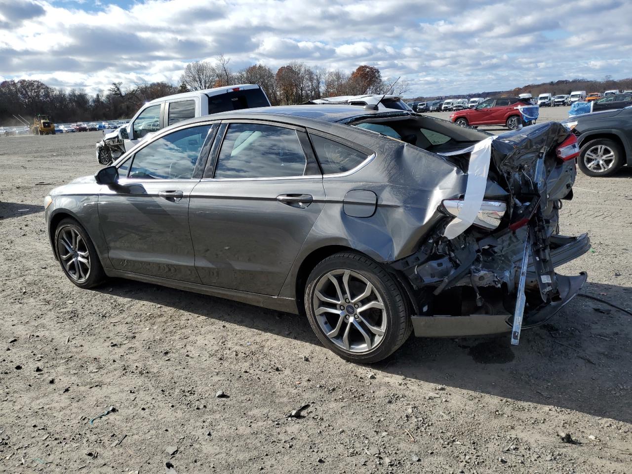 2017 FORD FUSION SE photo 2