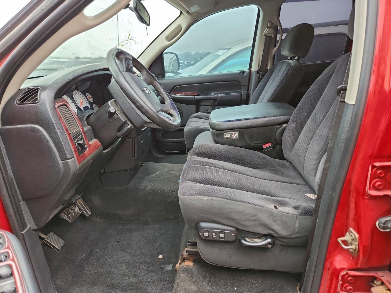 2004 DODGE RAM 1500 ST photo 7