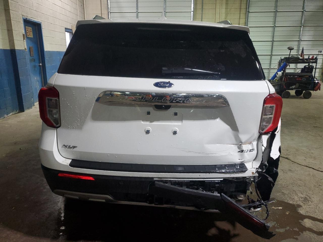 2023 FORD EXPLORER XLT photo 6