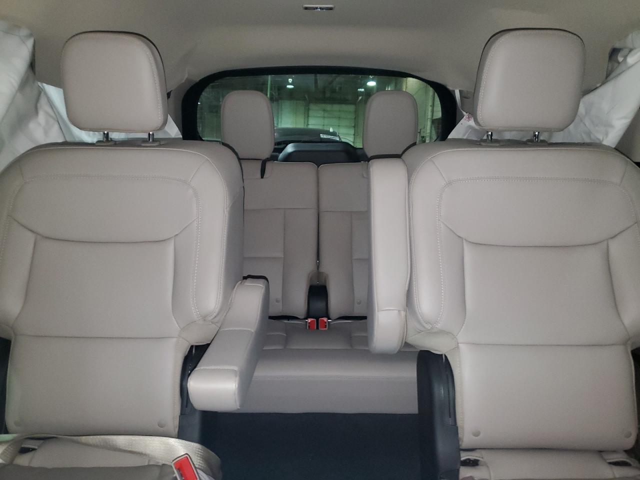 2023 FORD EXPLORER XLT photo 10