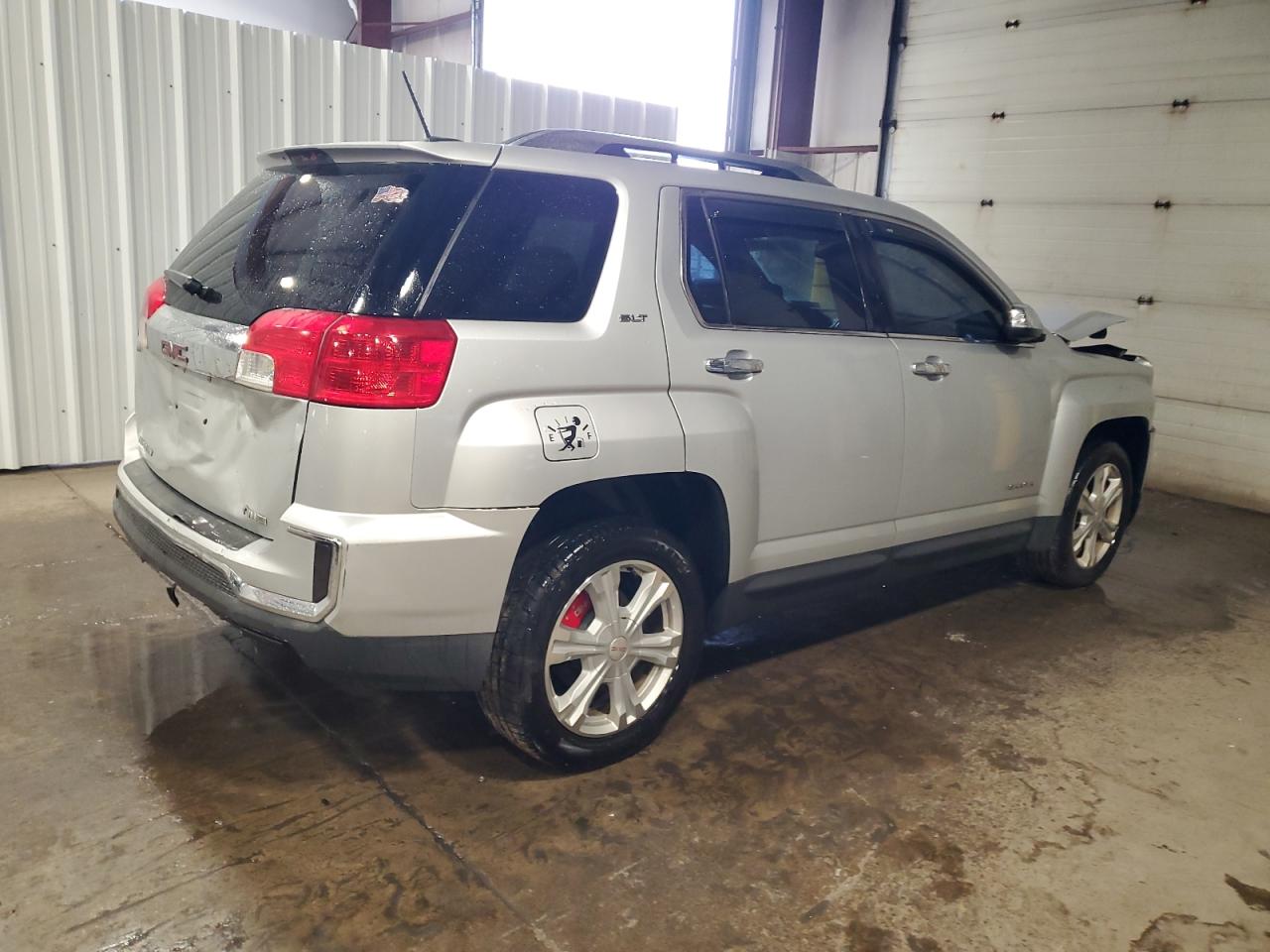 2017 GMC TERRAIN SLT photo 5