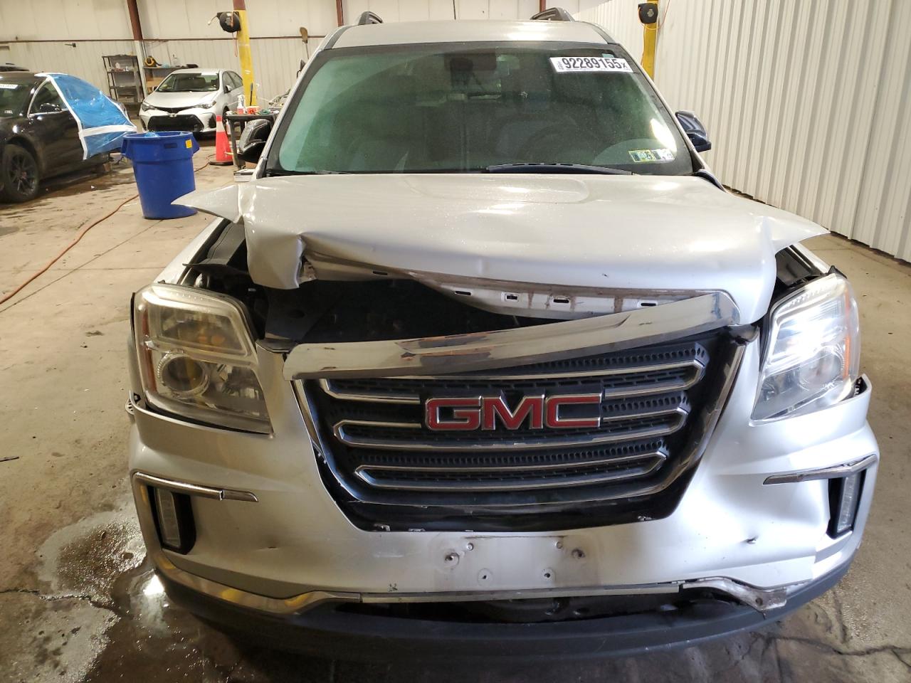 2017 GMC TERRAIN SLT photo 9