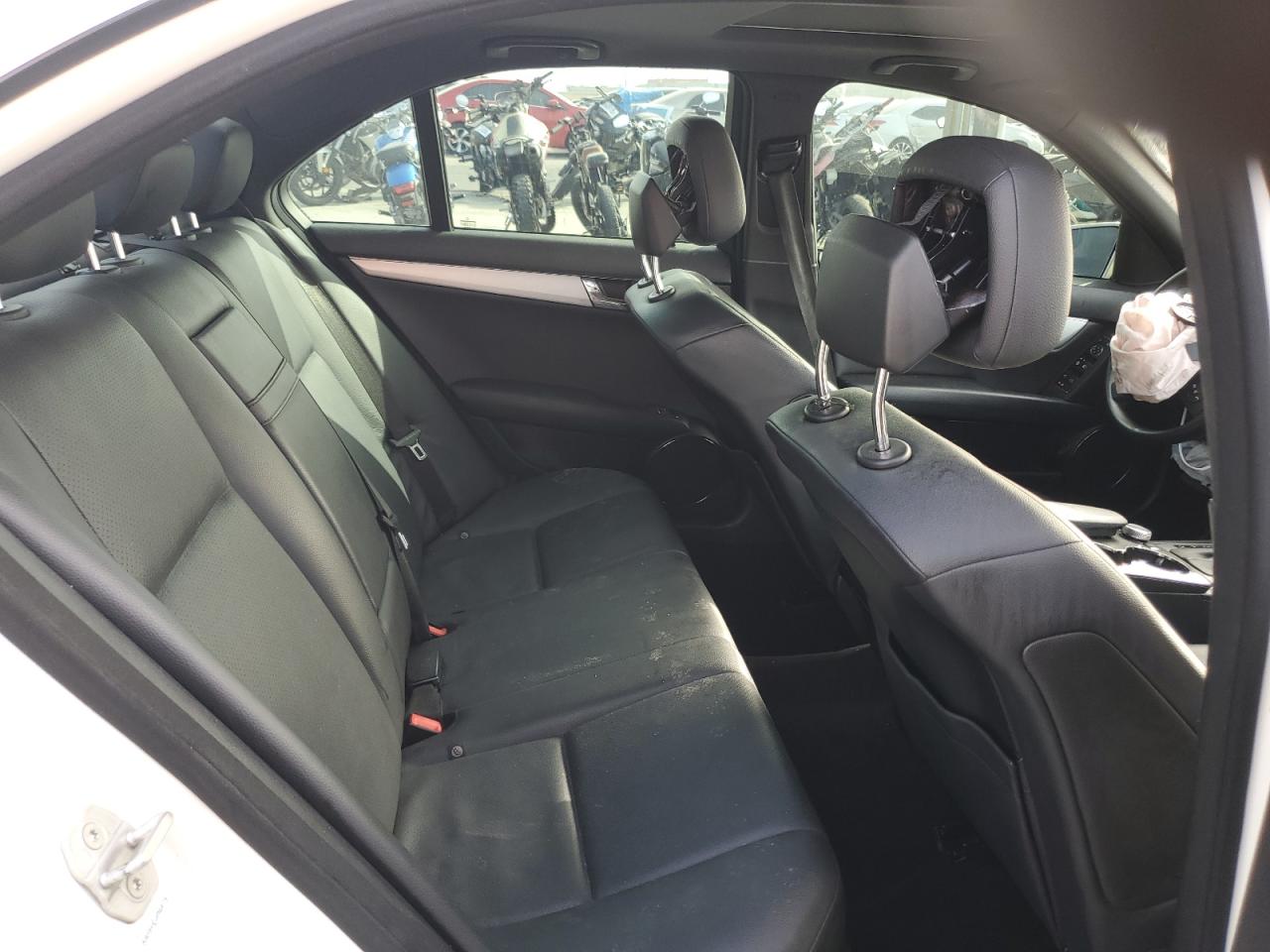 2010 MERCEDES-BENZ C 300 photo 10