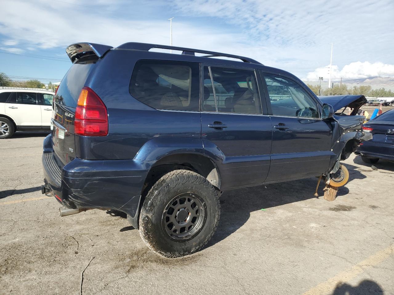 2004 LEXUS GX 470 photo 3