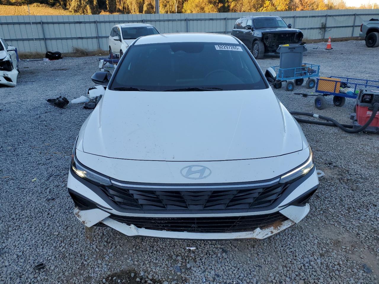 2025 HYUNDAI ELANTRA SEL SPORT photo 5