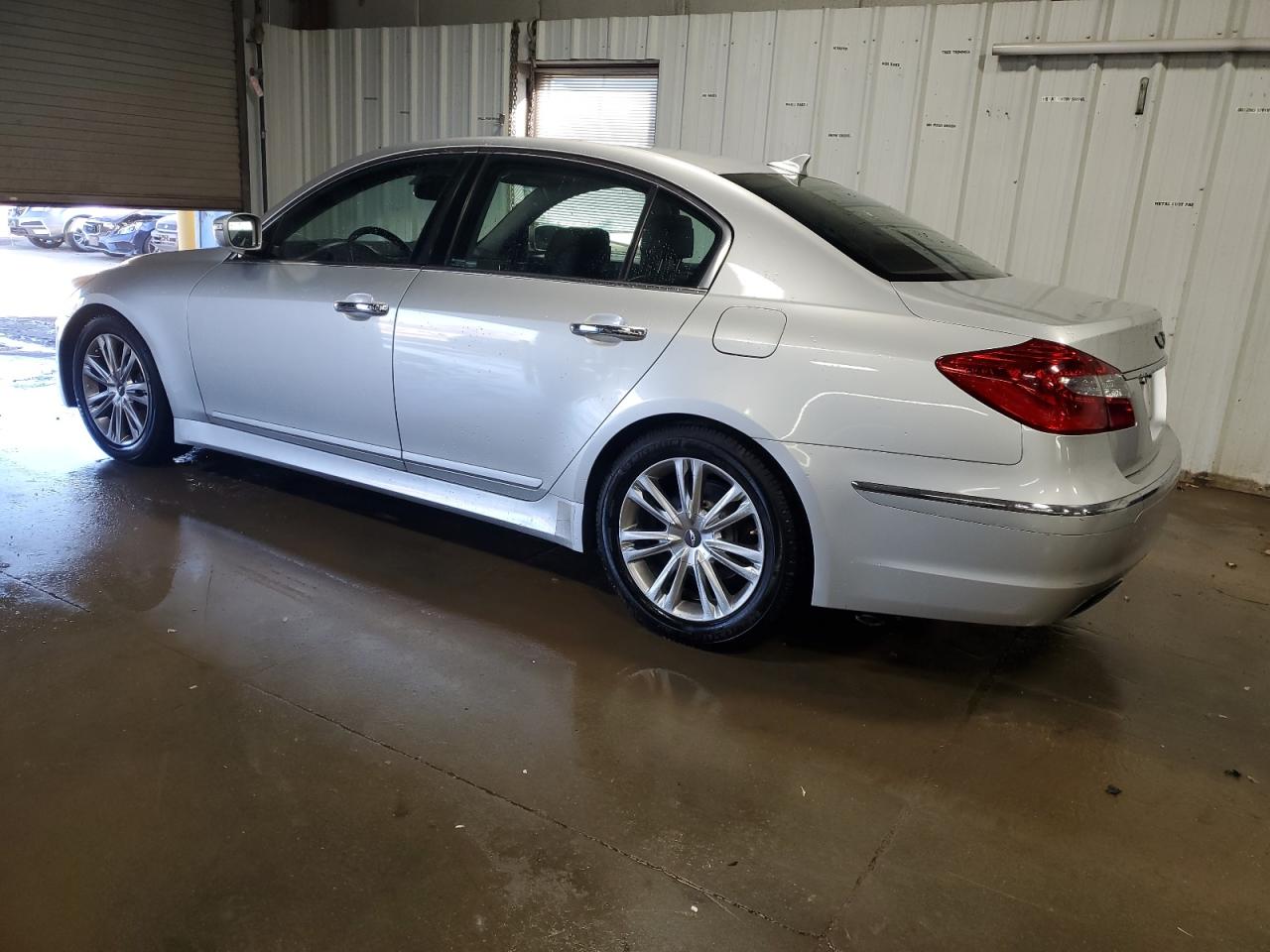 2013 HYUNDAI GENESIS 3.8L photo 2