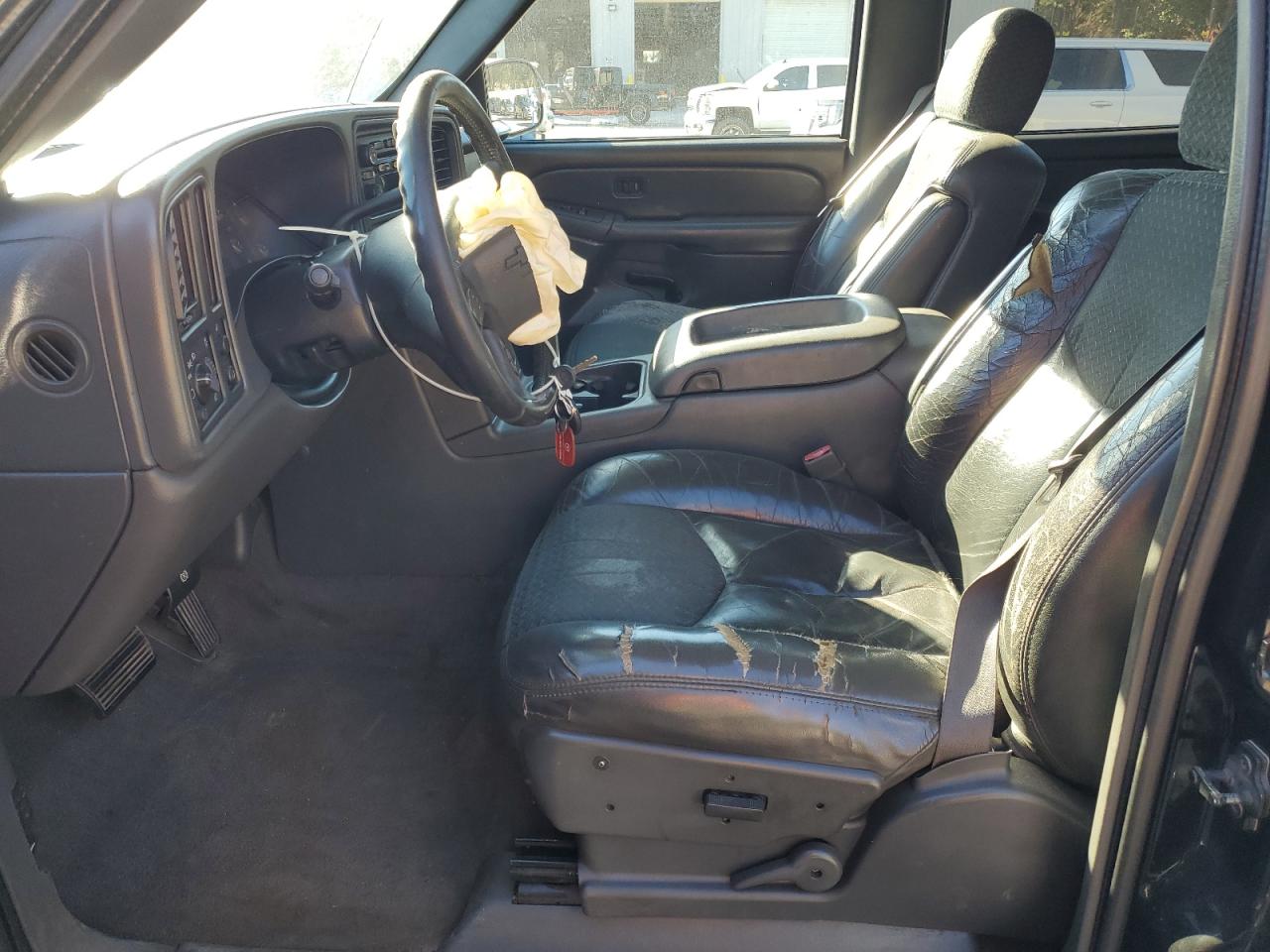 2004 CHEVROLET AVALANCHE C1500 photo 13