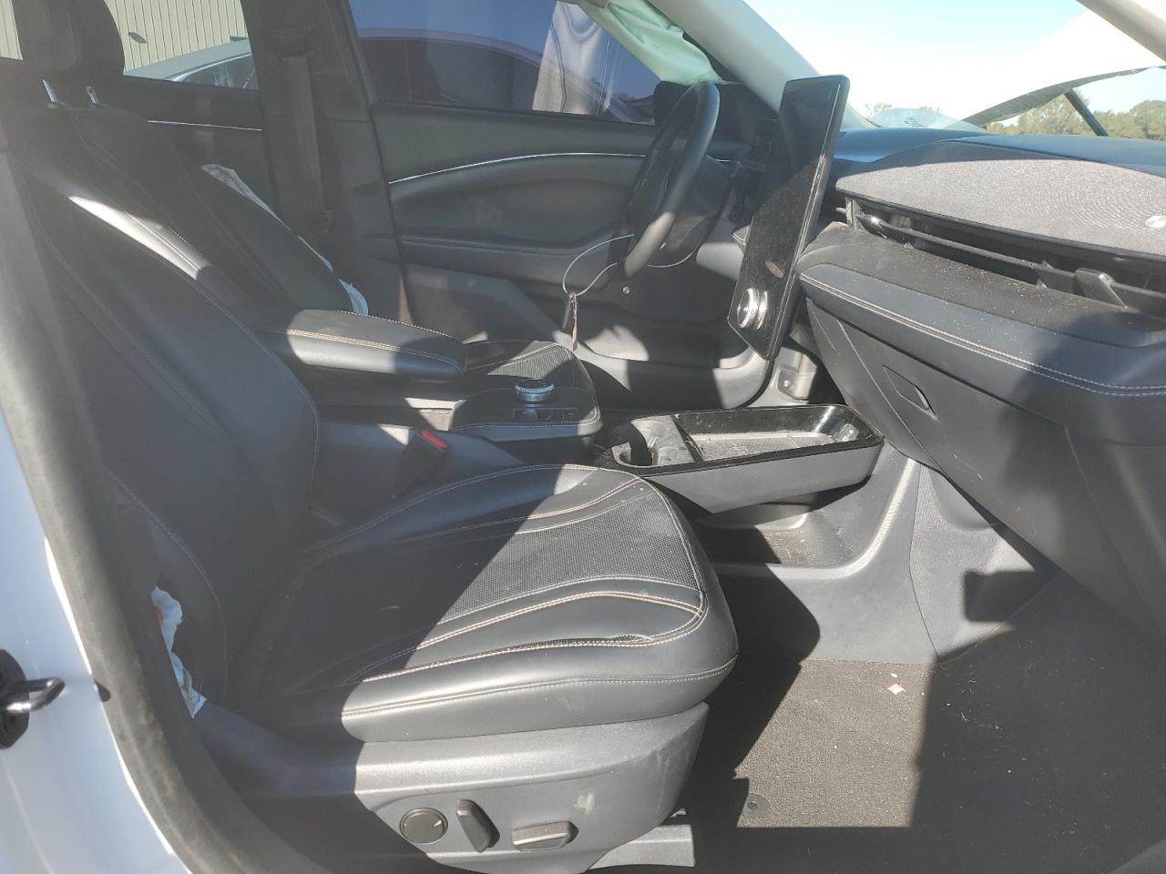 2021 FORD MUSTANG MACH-E PREMIUM photo 13