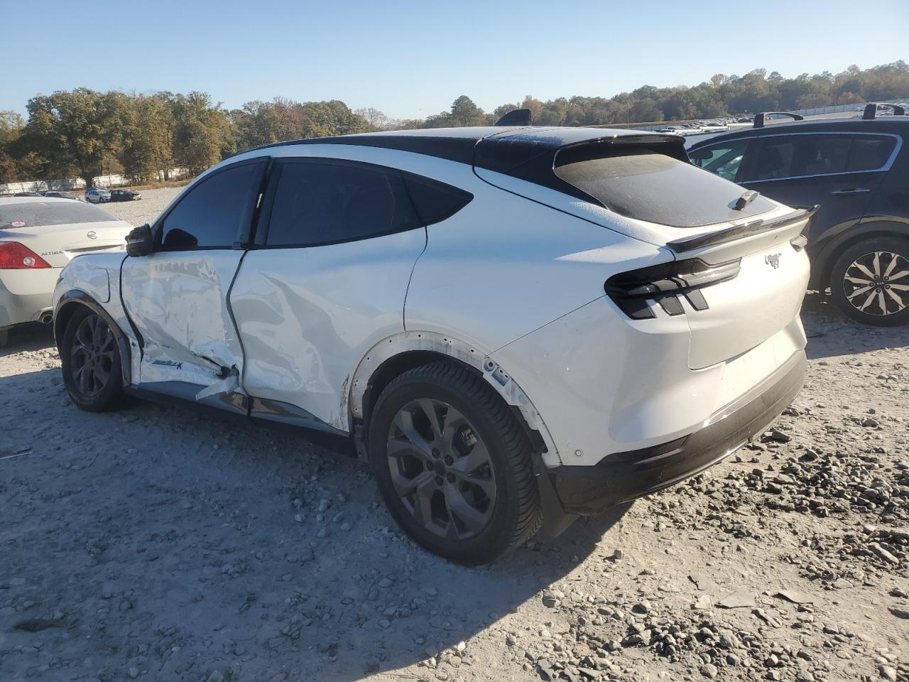 2021 FORD MUSTANG MACH-E PREMIUM photo 3