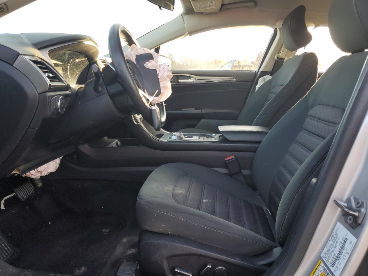 2017 FORD FUSION SE photo 19